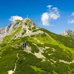 Jak dostać się na Giewont? Sprawdzone trasy i porady dla turystów
