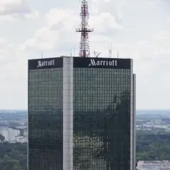 Ile pięter ma hotel Marriott w Warszawie? Niespodzianki na wyższych kondygnacjach
