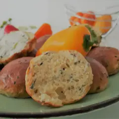 Bułki z babki jajowatej: puszyste i keto. Przepis bez zakalca i fioletu!