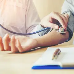 Jaki lekarz leczy nadciśnienie? Sprawdź, kto może pomóc w terapii