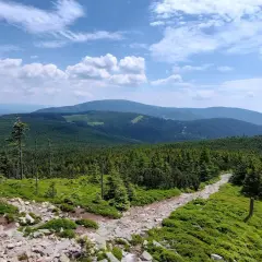 Śnieżnik: Którym szlakiem? Wybierz idealną trasę i podziwiaj!