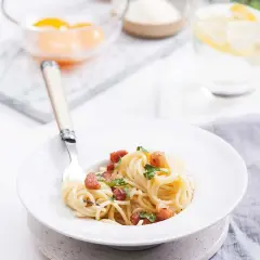 Spaghetti Carbonara Thermomix: Kremowy sos, zero błędów!