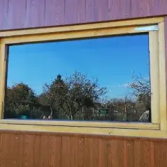 Jak zrobić bezpieczne okno do domku dla dzieci? Poradnik DIY