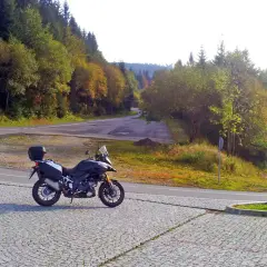 Najciekawsze trasy motocyklowe w łódzkim - odkryj piękno regionu