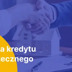 Uścisk dłoni symbolizuje umowę kredytu hipotecznego. Na stole model domu, klucze i długopis. Marża banku kredyt hipoteczny.