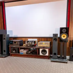 Nagłośnienie do salonu: Soundbar, kino, stereo co wybrać?