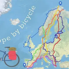 Mapa de Europa con rutas ciclistas de EuroVelo 7 y otras. Bicicleta de viaje con alforjas.