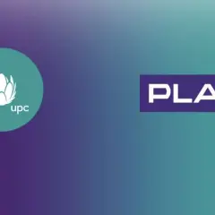 Logo UPC i napis PLAY. Dowiedz się, jak sprawdzić do kiedy umowa Play, aby uniknąć niespodzianek.