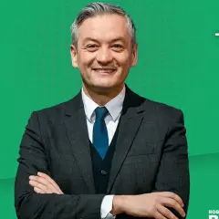 Robert Biedroń gdzie mieszka? Odkryj jego życie w Warszawie i Słupsku