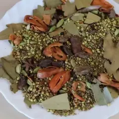 Sekrety Masali: Jak zrobić Garam Masalę i Masala Chai w domu?