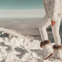 Moon Boot stylizacja: Jak nosić "księżycowe buty" i zachować proporcje?