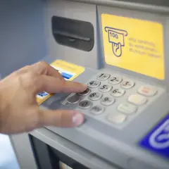 Bankomaty w Żywcu - Gdzie je znaleźć i godziny otwarcia bankomatów