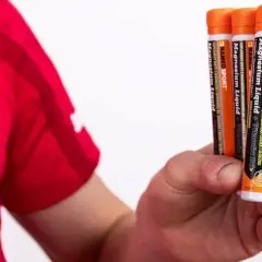 Kiedy brać magnez? Rano na energię, wieczorem na sen? Sprawdź!
