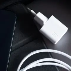 Moc ładowarki iPhone: Ile watów dla szybkiego i bezpiecznego ładowania?