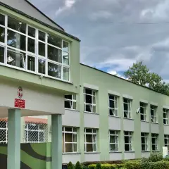 Szkoła z oddziałami integracyjnymi – korzyści, funkcjonowanie i jak wybrać najlepszą