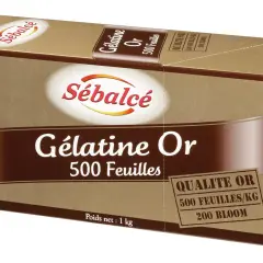 Boîte de gélatine Or SÉBALCÉ, 500 feuilles. Pour 500ml, la quantité de feuille de gélatine dépend de la recette. Poids net 1kg.