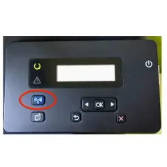 Przycisk Wi-Fi na drukarce HP, kluczowy do połączenia z iPhonem.