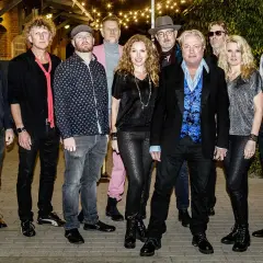 Hanna Wanngård och hennes band står redo för en spelning.