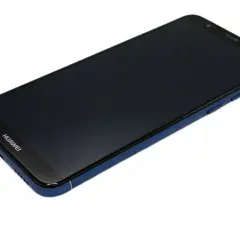 Niebieski smartfon Huawei, idealny wybór do 600 zł.