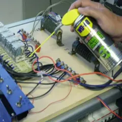Jak czyścić płytki elektroniczne (PCB)? Bezpiecznie i skutecznie!