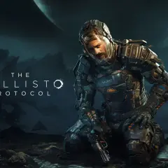 Mężczyzna w skafandrze kosmicznym, bohater gry The Callisto Protocol, klęczy na niegościnnym, skalistym terenie.