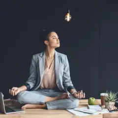 Medytacja zen na czym polega i jak osiągnąć wewnętrzny spokój