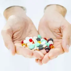 Czy suplementy diety są szkodliwe? Odkryj niebezpieczeństwa dla zdrowia