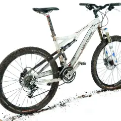 A dirty Gary Fisher HiFi Pro mountain bike, ready for its next trail adventure.