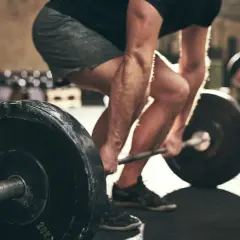 Ile kcal spala trening siłowy? Sprawdź, ile możesz stracić!