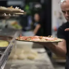 Pizza do hotelu? Jak zamówić bez problemu i zasad?