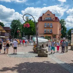 Najlepsze atrakcje na Krupówkach, które musisz zobaczyć w Zakopanem