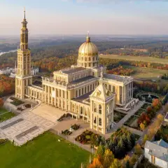 Ile ziemi ma kościół w Polsce? Zaskakujące fakty o majątku kościelnym
