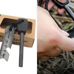 Kit de supervivencia con pedernal, silbato y raspador para encender fuego en la naturaleza.
