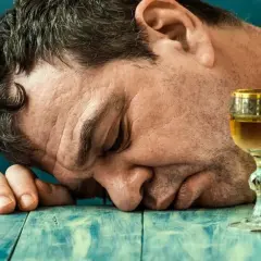 Alkohol a niedoczynność tarczycy: Czy możesz pić bezpiecznie?