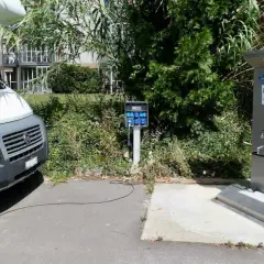 Station de vidange et d'approvisionnement pour camping-car. Prêt pour les eaux noires et l'eau fraîche.
