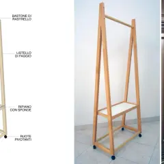 Appendiabiti fai da te in legno con rotelle, ripiano e barra appendiabiti. Ideale per organizzare vestiti e accessori.