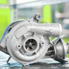 Nowy turbo Garrett, gotowy do montażu. Kluczowe dla chłodzenia turbiny i optymalnej pracy silnika.