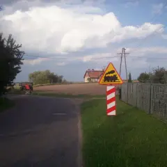 Znak przejazdu kolejowego bez zapór: zasady i bezpieczeństwo