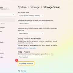 Ustawienia Oczyszczanie dysku Windows 11: uruchomienie Storage Sense, konfiguracja usuwania plików z kosza i folderu Pobrane, zarządzanie treściami w chmurze.