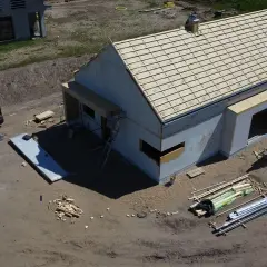 Jak ocieplić dom drewniany z zewnątrz? Metody, materiały, koszty