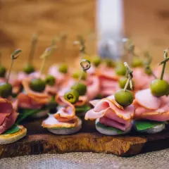 Bezglutenowe menu na imprezę: 15+ dań, które pokochają wszyscy!