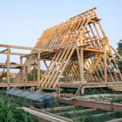 Jaki fundament pod domek letniskowy drewniany 35m2 - uniknij kosztownych błędów