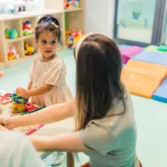 Na ile godzin 3 latek do przedszkola? Odkryj najlepsze rozwiązania