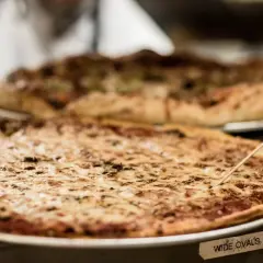 Ile kalorii ma pizza Margherita? Sprawdź fakty i porównaj