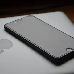 Jak włączyć iPhone 6, gdy nie reaguje lub ma rozładowaną baterię