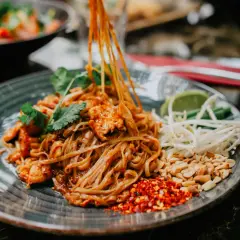 Pad Thai: Tajemnica smaku i fenomen popularności. Co to jest?