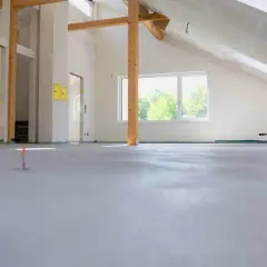 Ile waży wylewka betonowa? Sprawdź, żeby uniknąć kosztów!