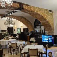 Gdzie zjeść w Wałbrzychu? Od Zamku Książ po lokalne smaki!