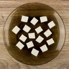 Ile kalorii ma feta? Poznaj prawdę o greckim serze w diecie