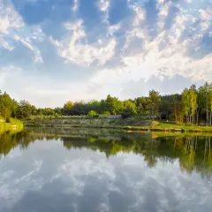 Jezioro Śremskie: Tajemnice głębin i wędkarskie wyzwania